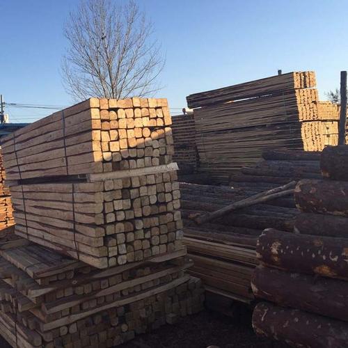 厂家松木各种厚度优质建筑木方木材松木板材